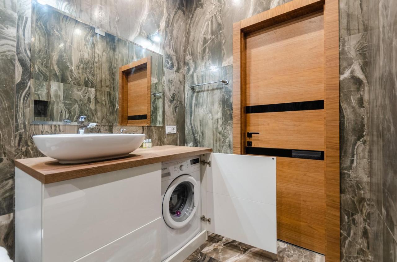 Petrovdom Apartaments 8-188 In Rc Central Park, 7 John Mccain Street Kyiv Exterior photo